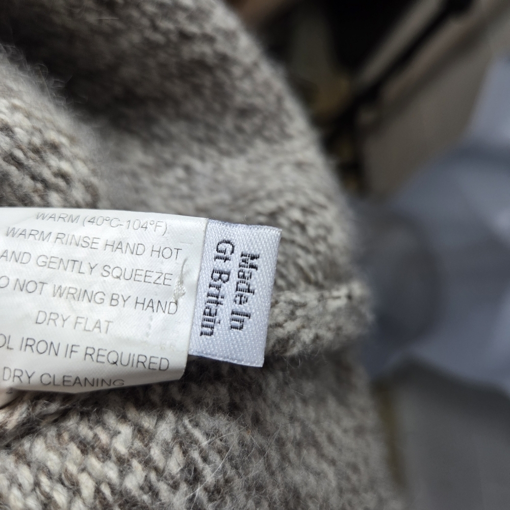 Celtic & Co Oatmeal Turtleneck Lambswool Angora Sweater Made In Scotland - Picture 2 of 10